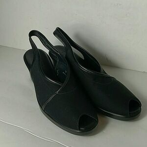 Munro American Slingback Wedge Walking Shoes